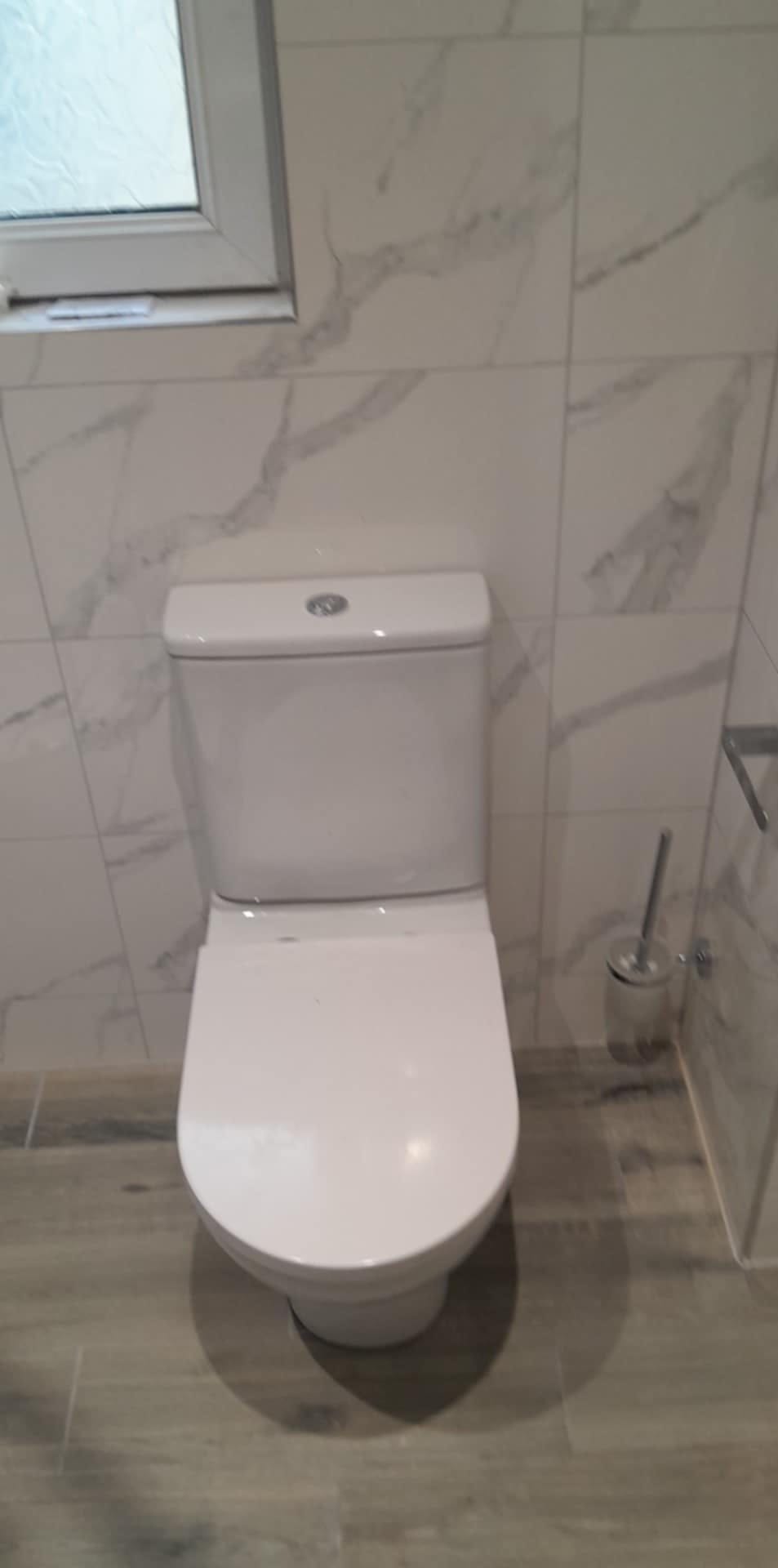 Compact WC installation